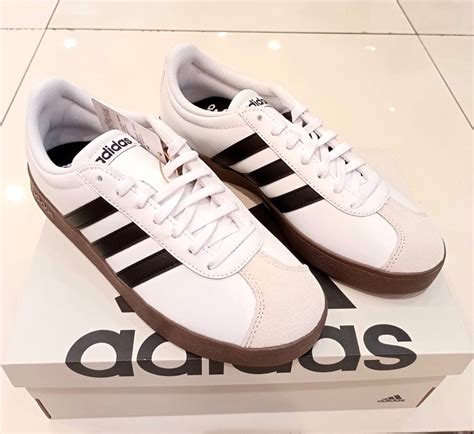 sepatu mirip adidas samba.